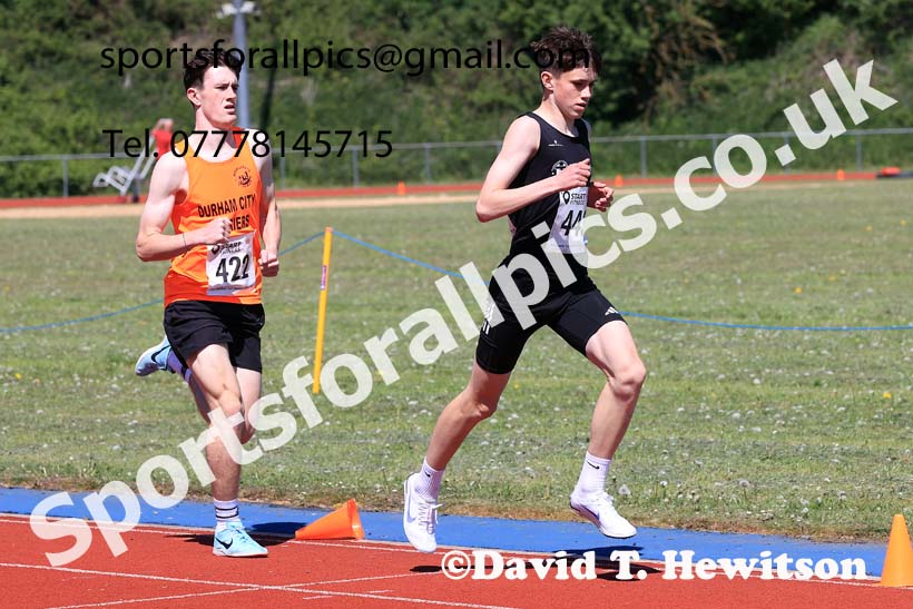 Mens under-17s 1500 metres 2025 North Eastern Track and Field Champs., Shildon, County Durham. Photo: David T. Hewitson/Sports for All Pics